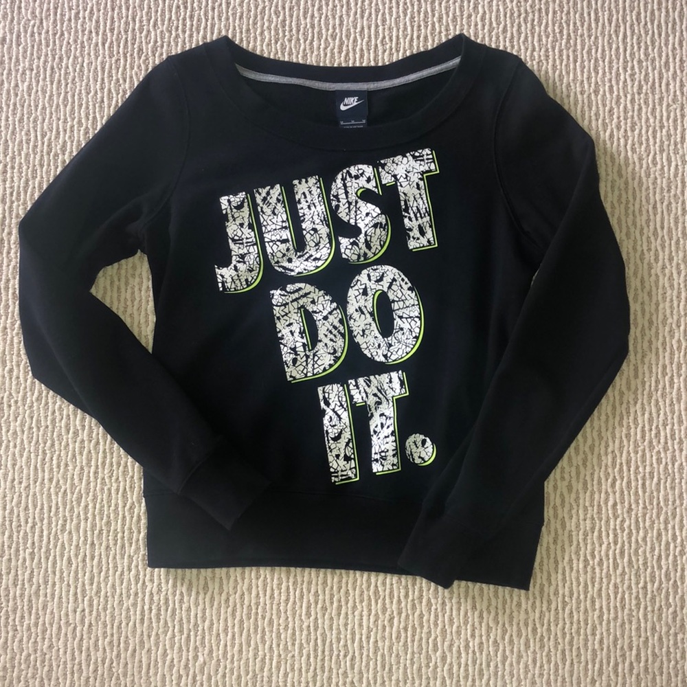 Women’s Nike Sweatshirt